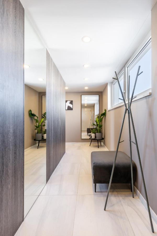 Turnkey I Central Apartment With Terrace プラハ エクステリア 写真