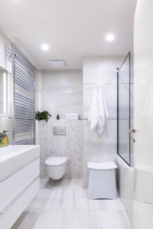 Turnkey I Central Apartment With Terrace プラハ エクステリア 写真